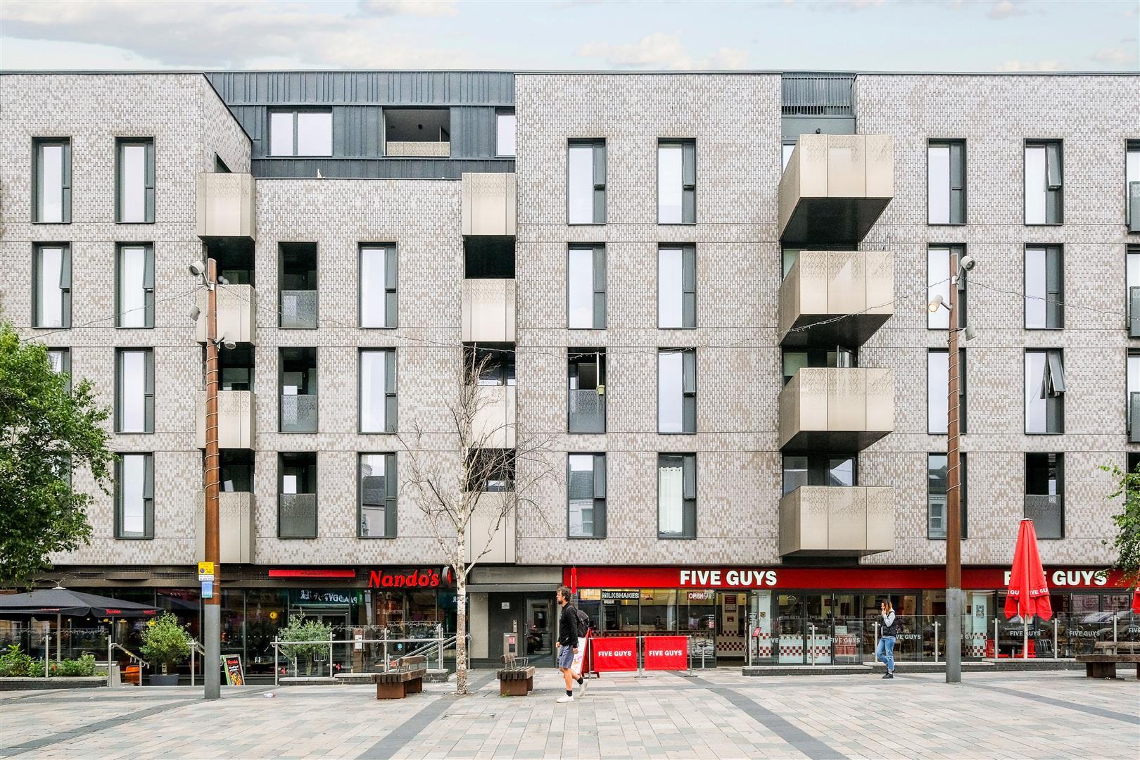 Flat High Street in Greater London