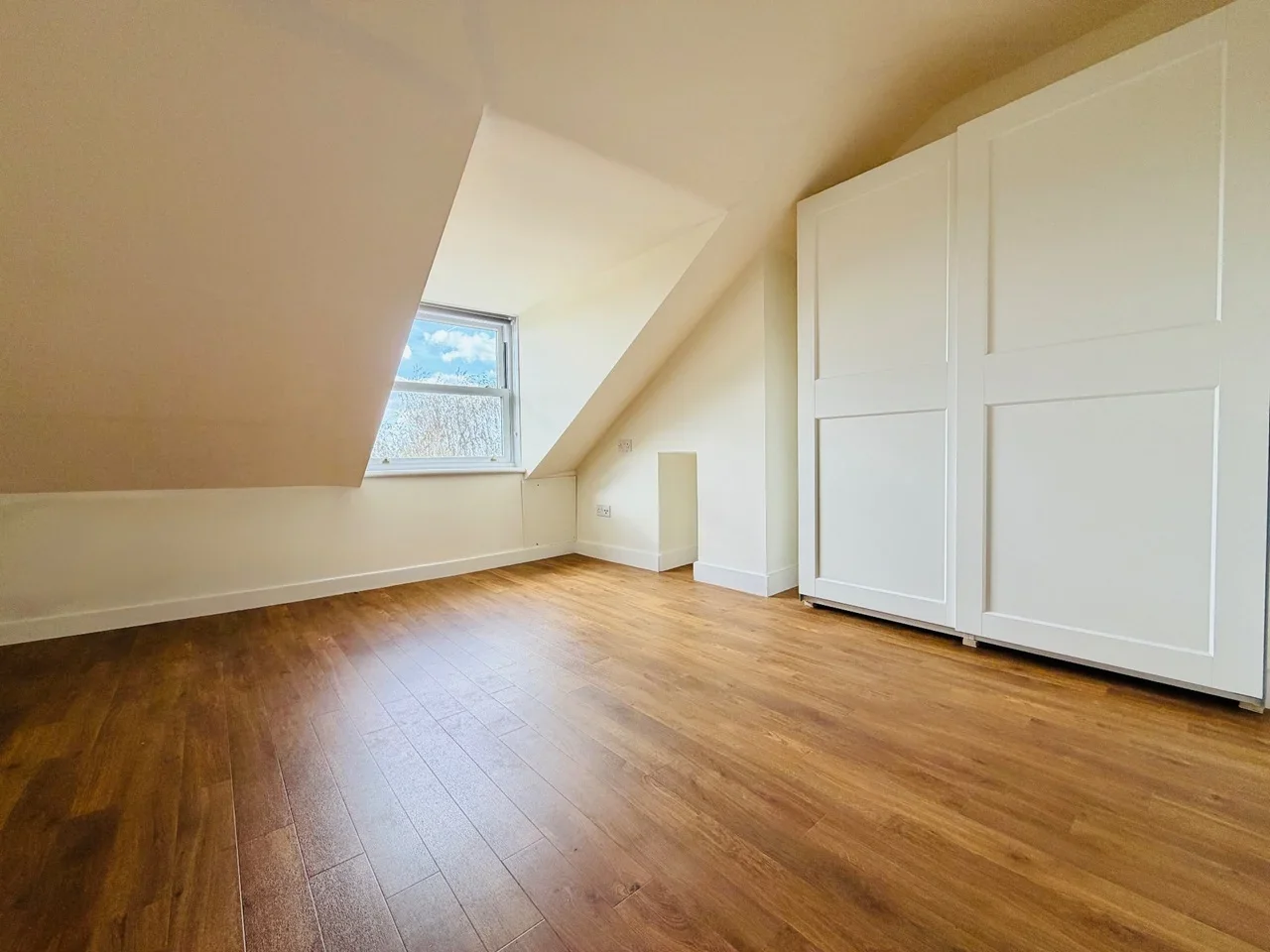 Flat Manorgate Road in Greater London