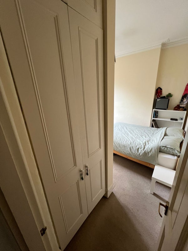 Room Kelvedon Road in Greater London