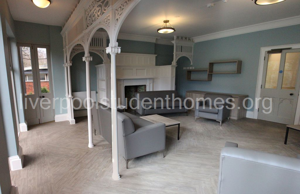 Room Shaw Street in Liverpool
