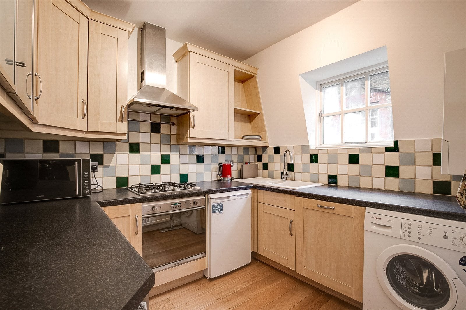 Flat Chartfield Avenue in Greater London