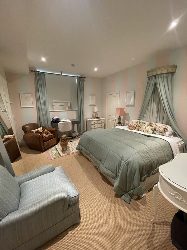 Room Denbigh Street in City of Westminster