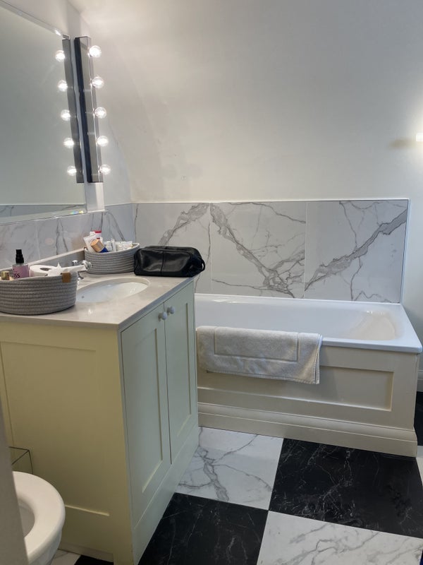 Room Denbigh Street in City of Westminster