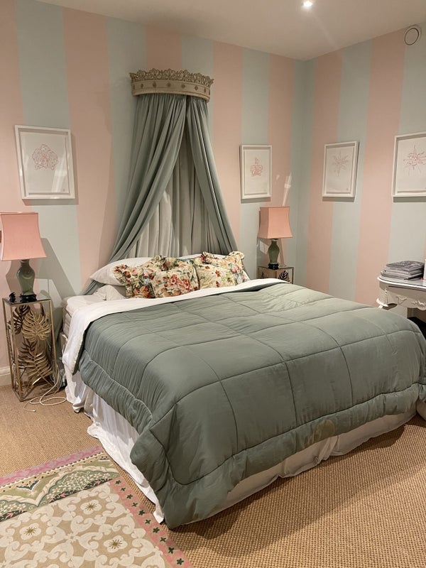 Room Denbigh Street in City of Westminster