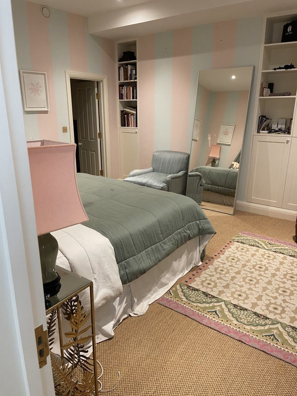 Room Denbigh Street in City of Westminster