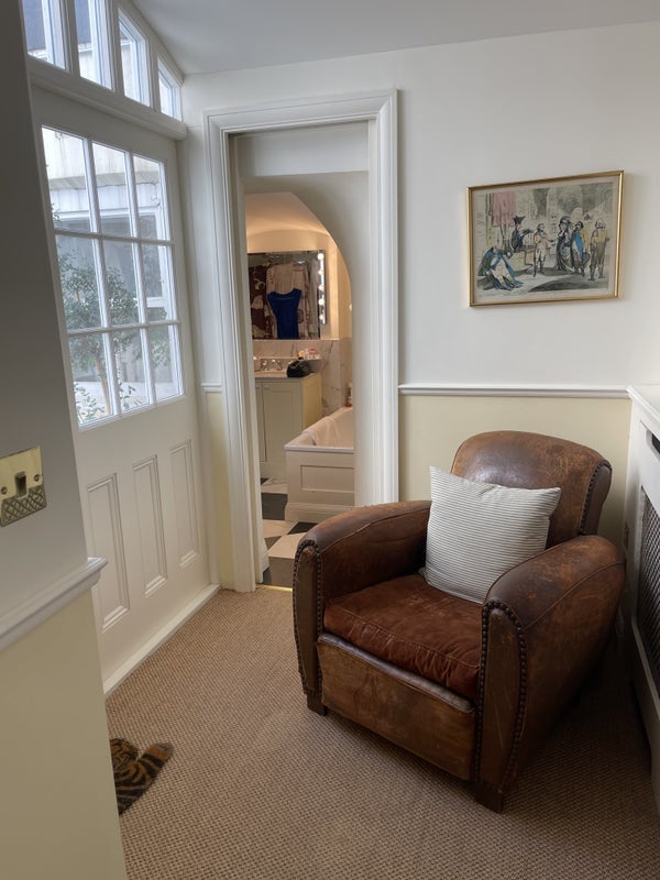 Room Denbigh Street in City of Westminster