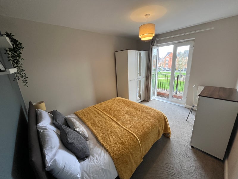 Room Navigators Road in Birmingham
