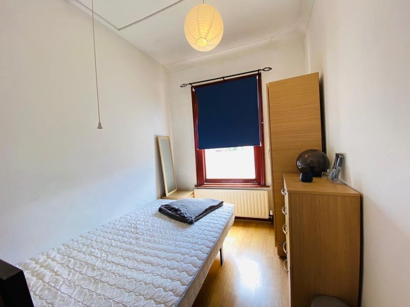 Room Nutfield Road in Greater London