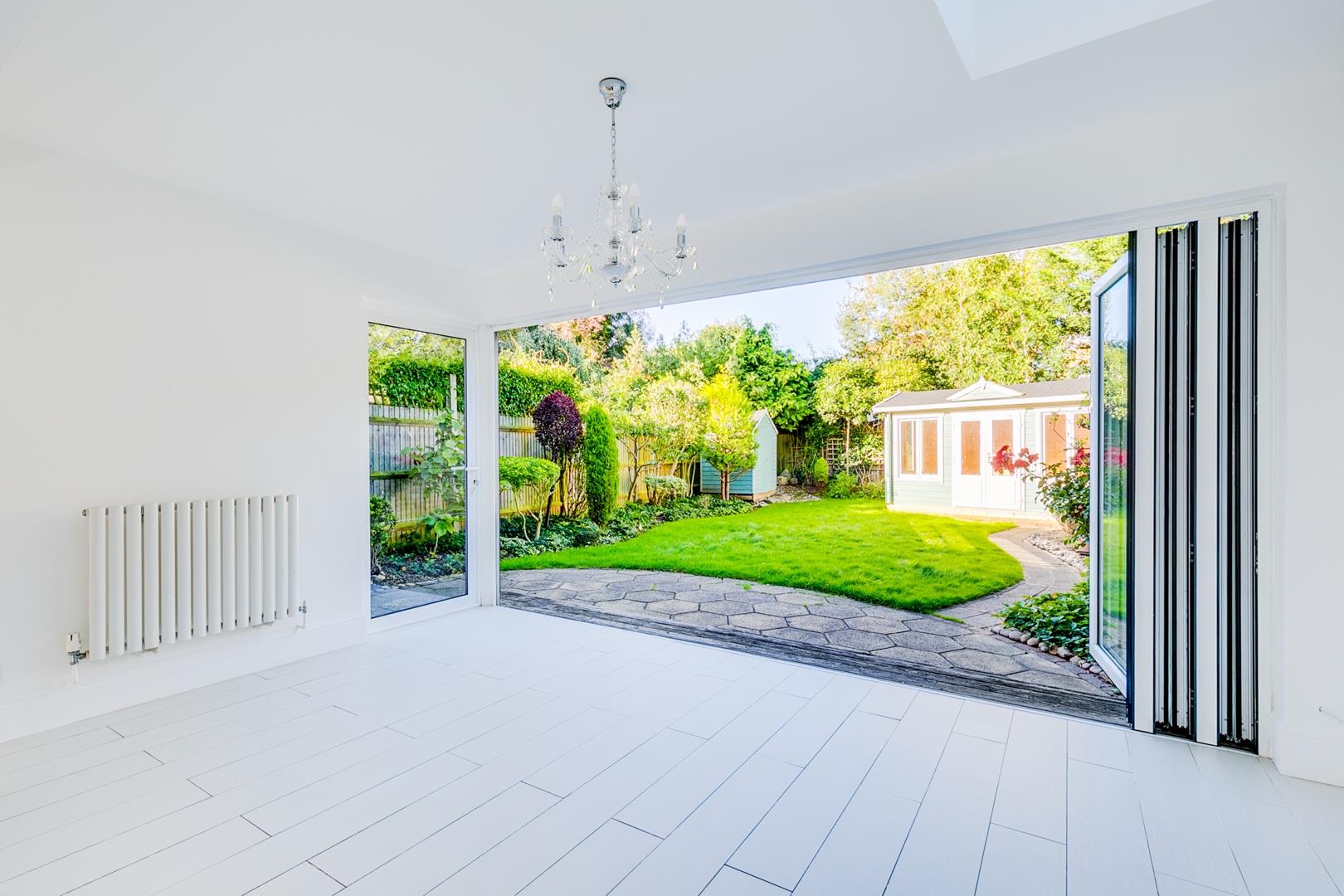 House Huntingdon Gardens in Greater London