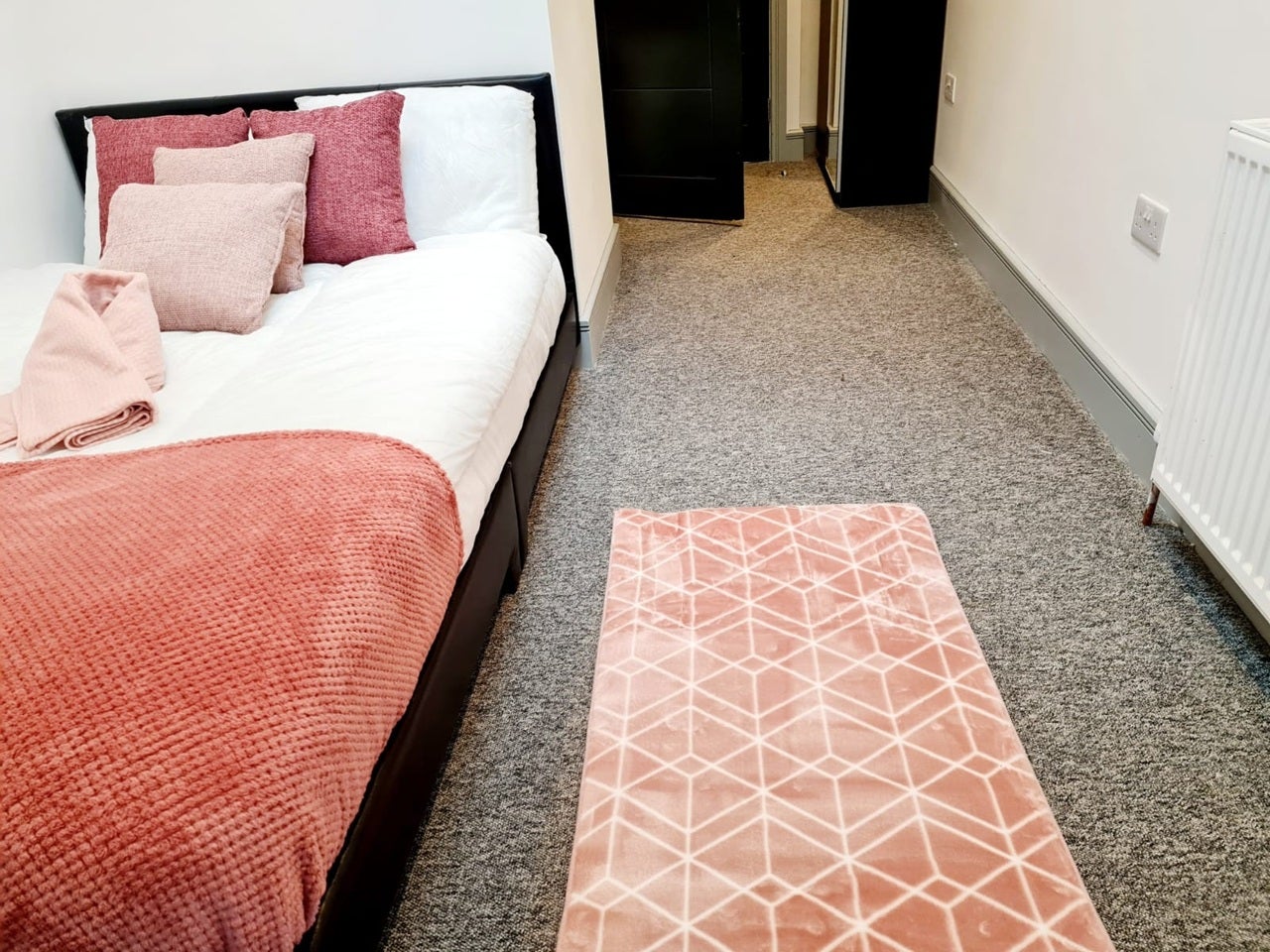 Room Wroughton Terrace in Greater London