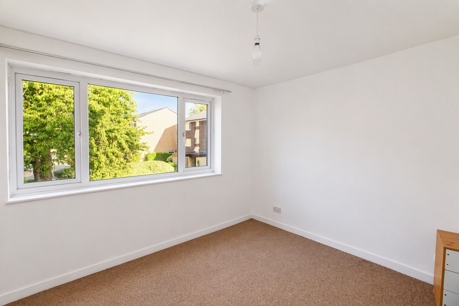 Flat Selborne Road in Greater London