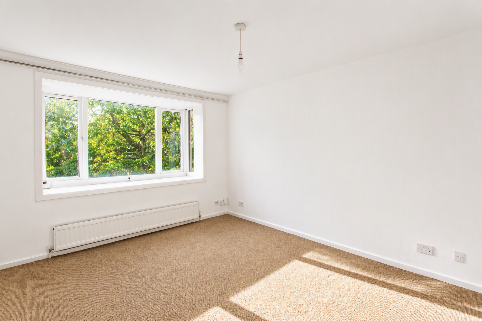 Flat Selborne Road in Greater London