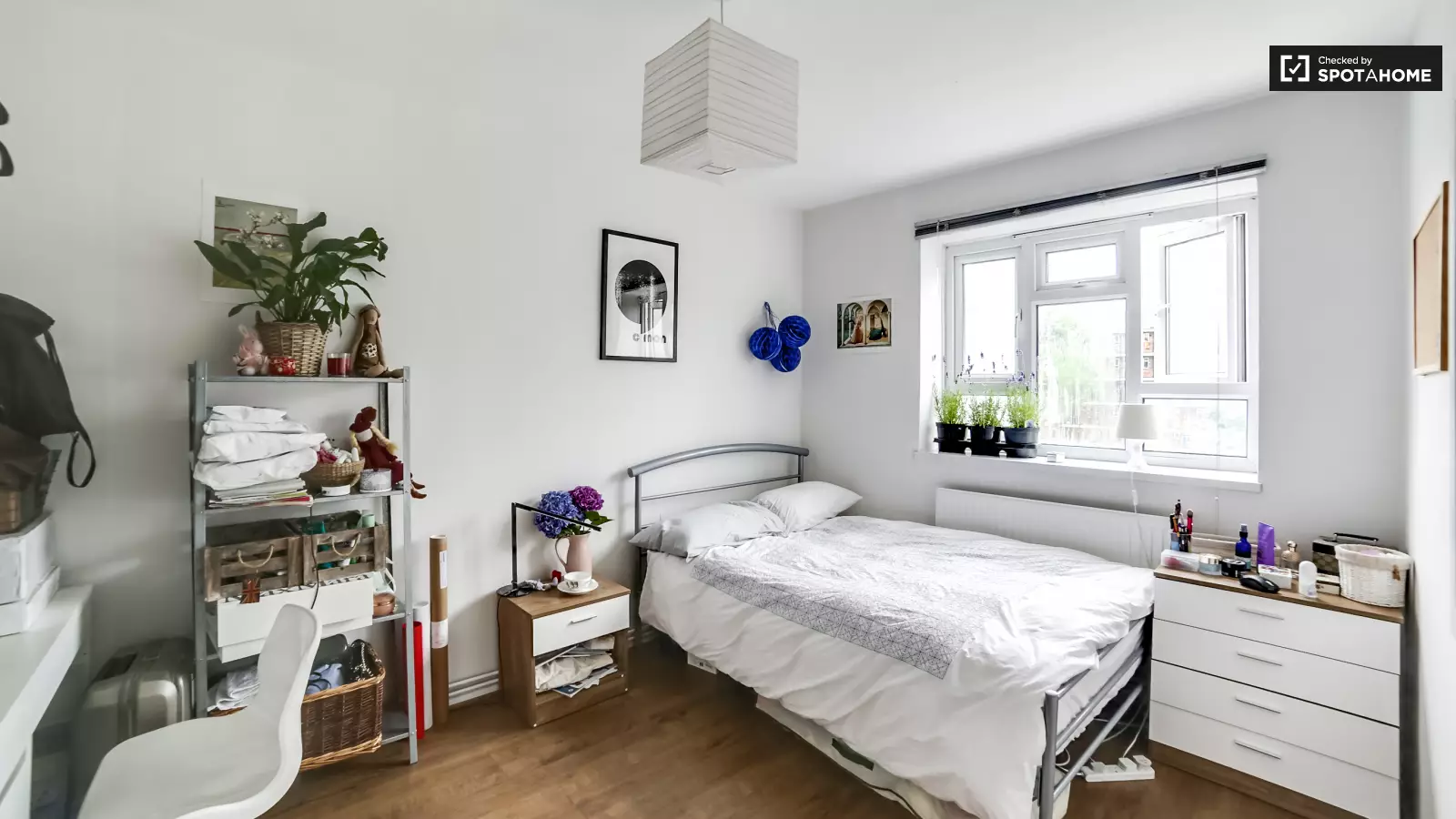 Flat Devons Road in Greater London