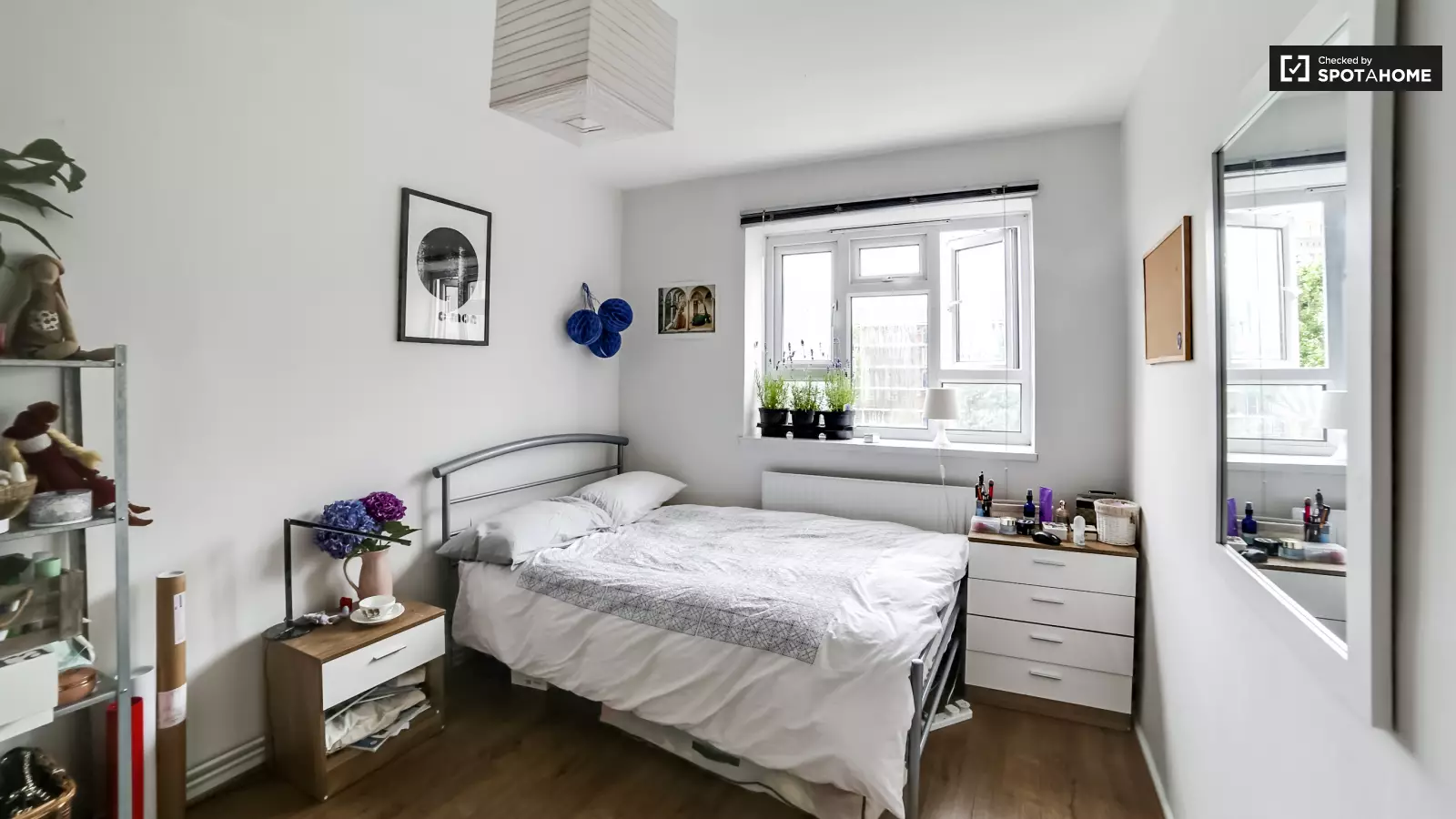 Flat Devons Road in Greater London