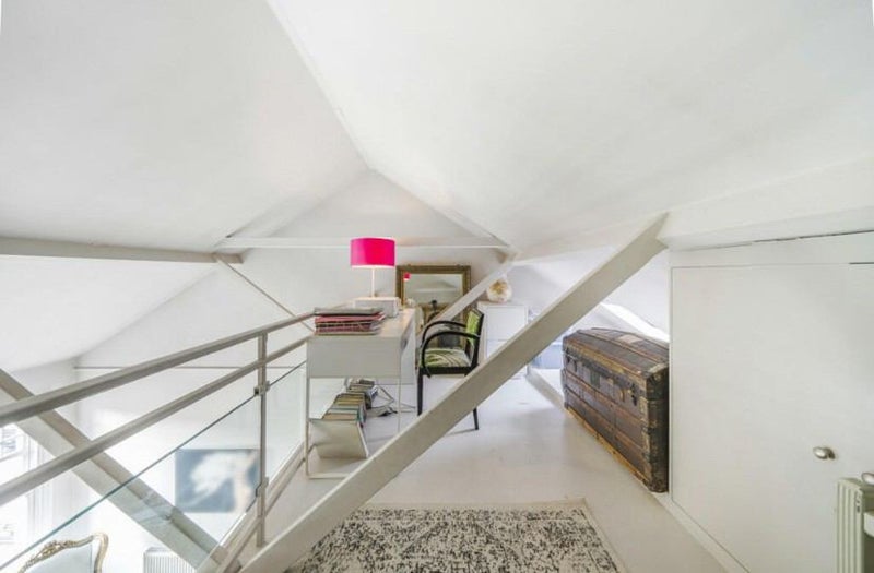 Room Oaklands Grove in Greater London