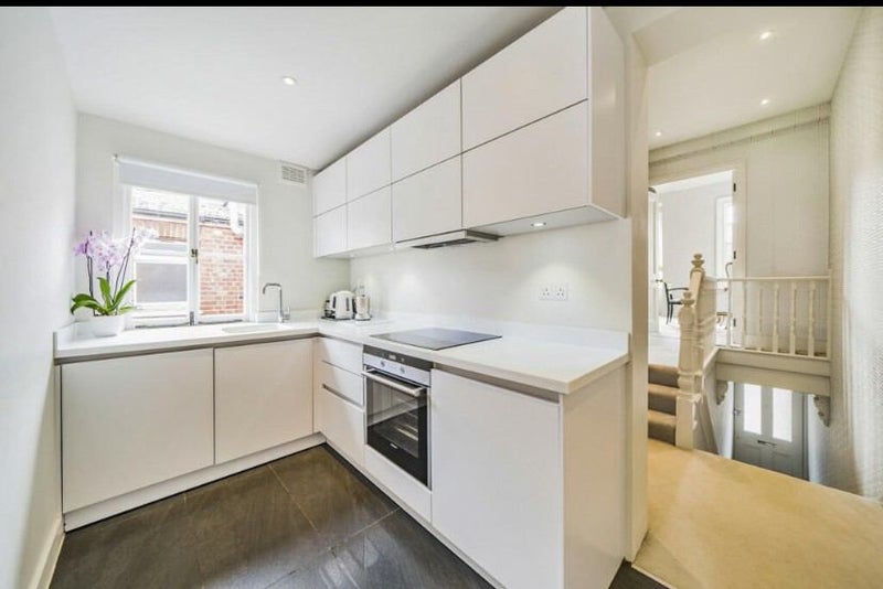 Room Oaklands Grove in Greater London