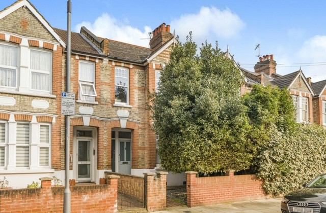Room Oaklands Grove in Greater London