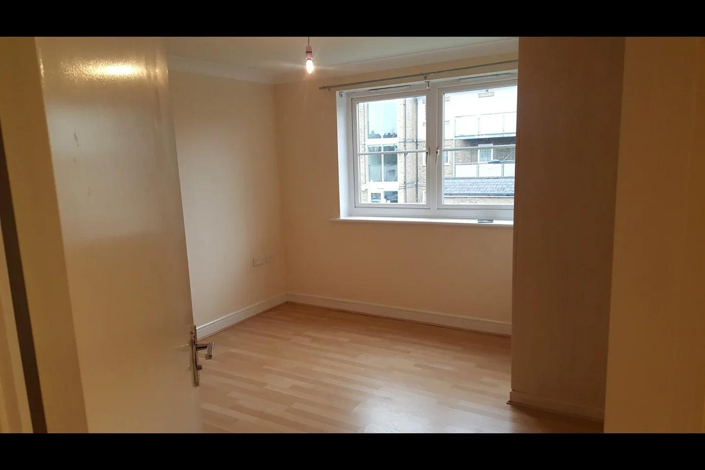 Flat Lockwood Place in Greater London