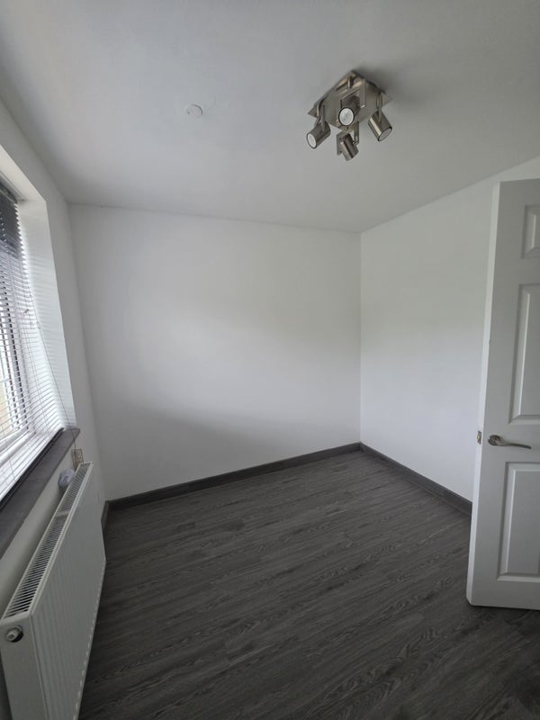 Flat Trinity Road in Greater London