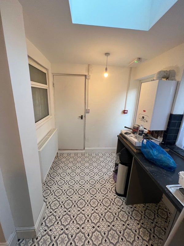 Room Shoebury Road in Greater London