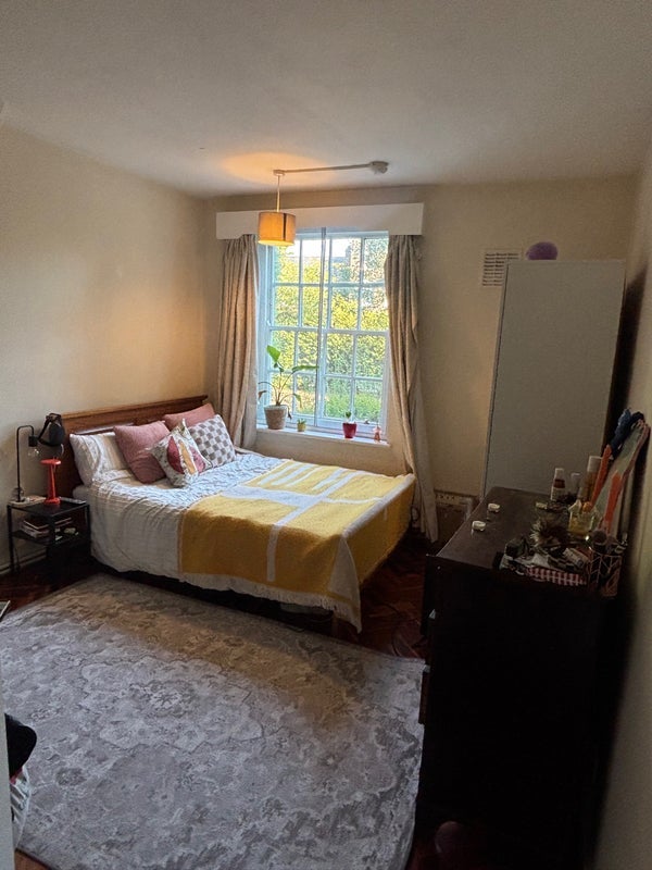 Room Kennington Lane in Greater London