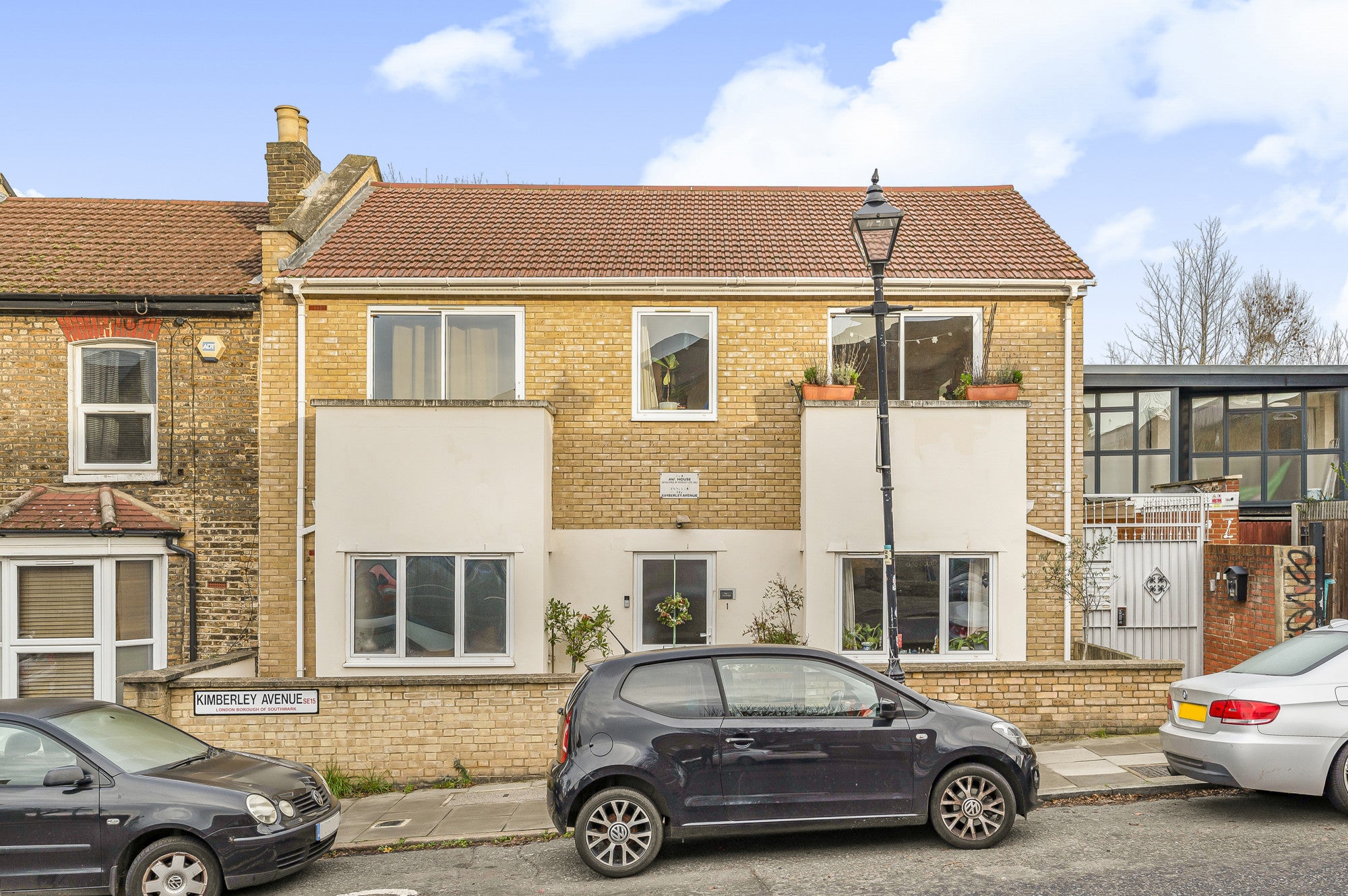 Flat Kimberley Avenue in Greater London