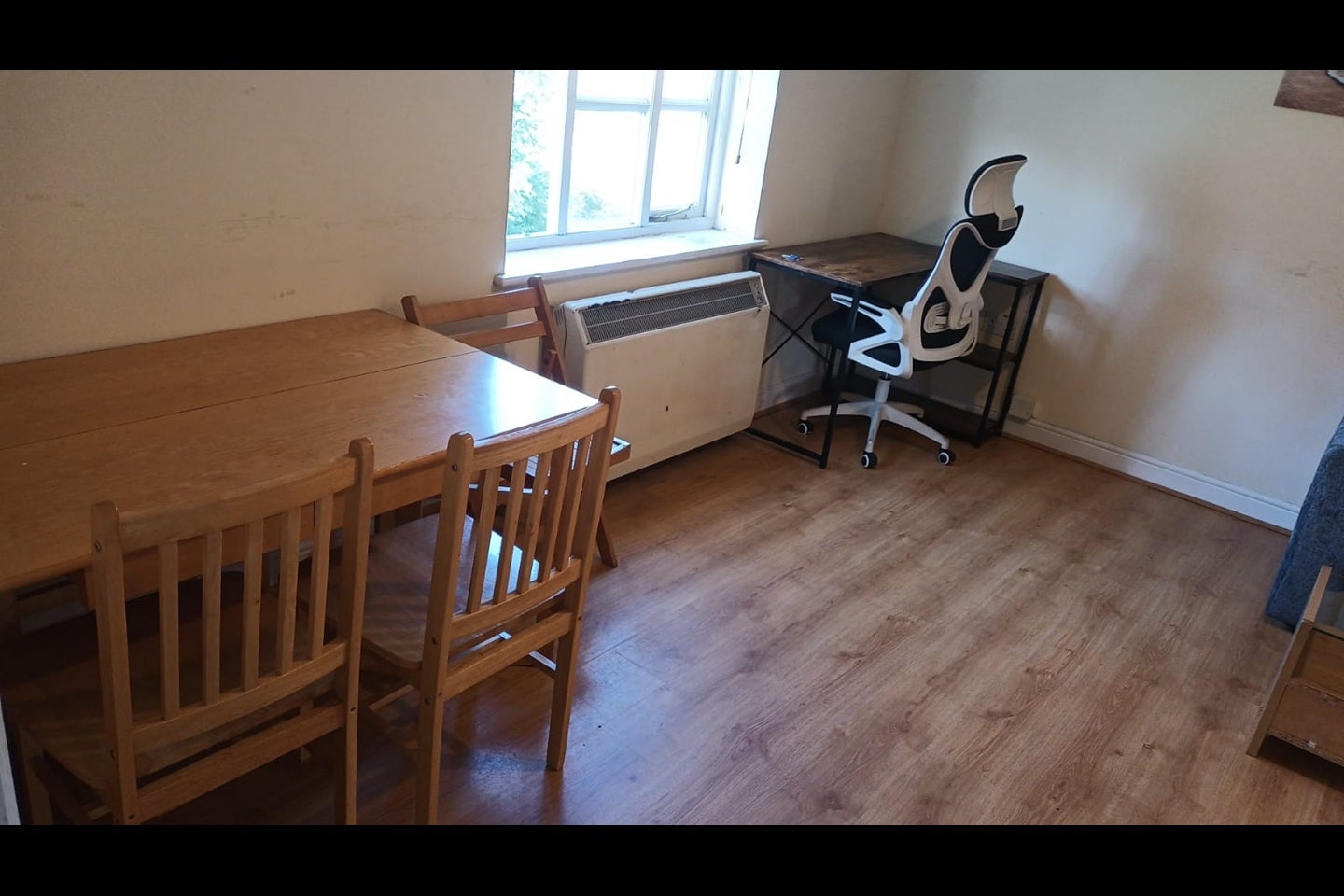 Flat Otter Close in Greater London