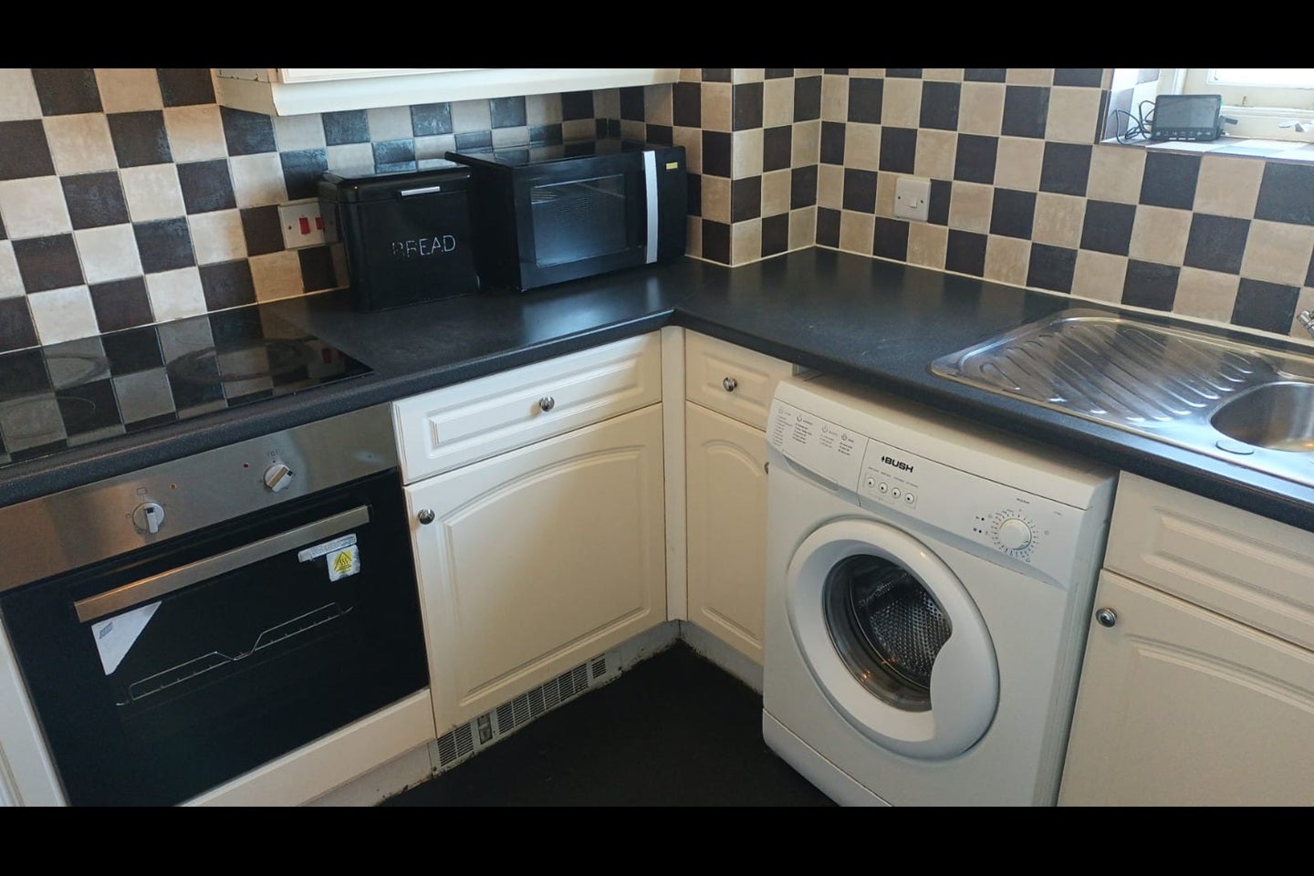 Flat Otter Close in Greater London