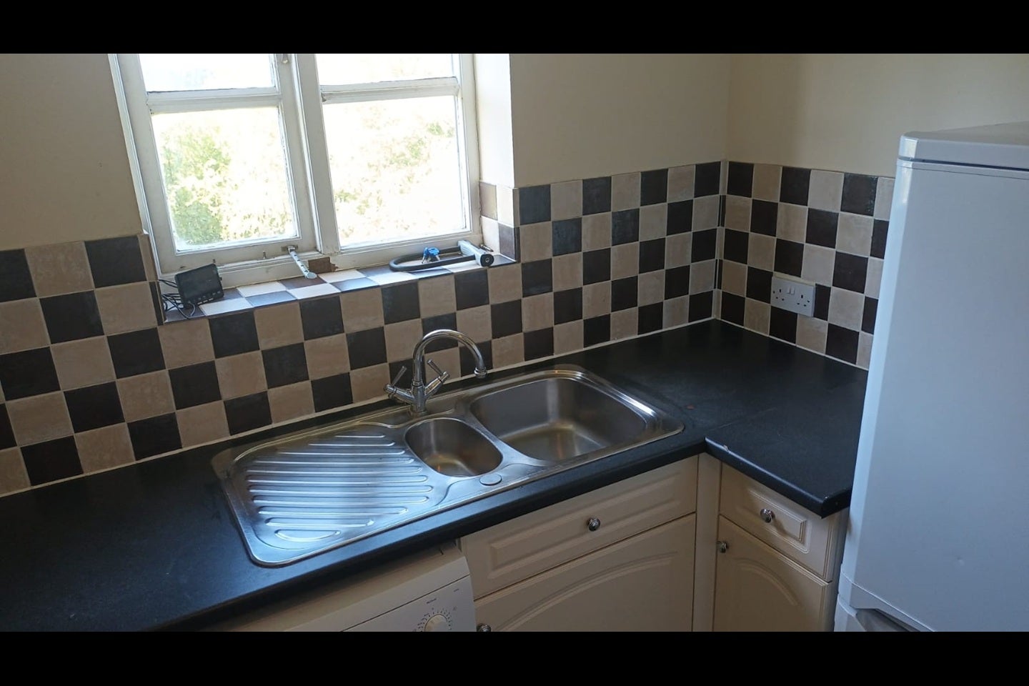 Flat Otter Close in Greater London