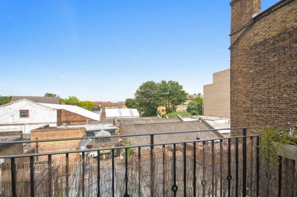 Flat Wandsworth High Street in Greater London