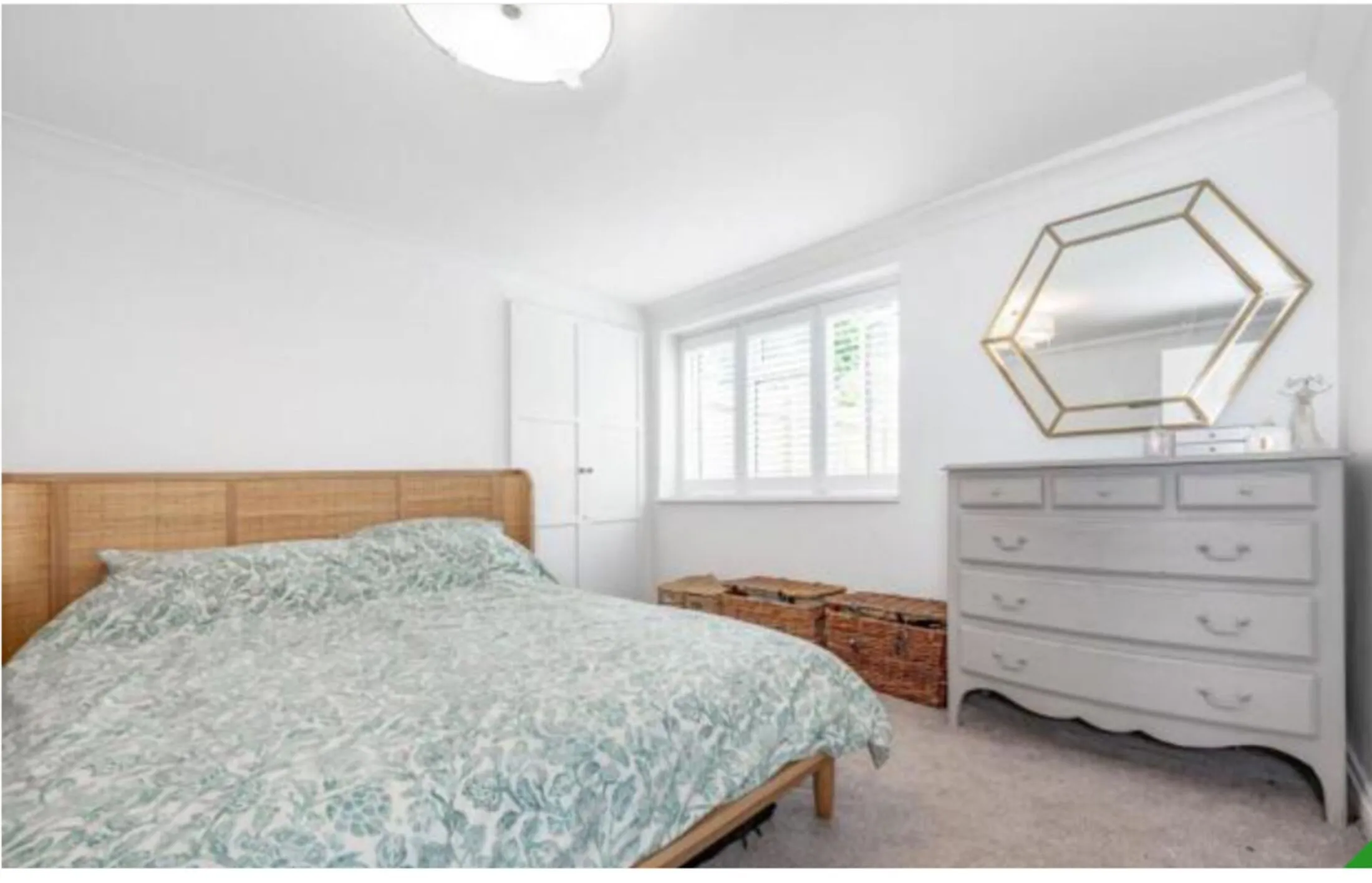 Flat Martell Road in Greater London