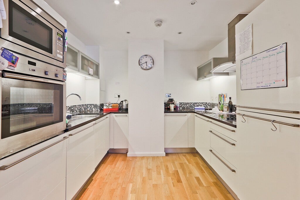 Flat Millharbour in Greater London