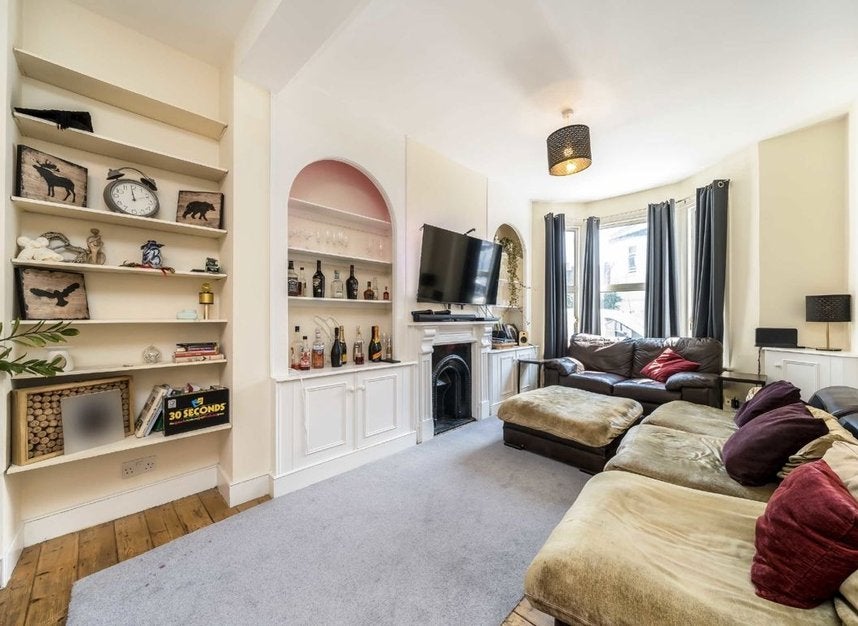House Amies Street in Greater London