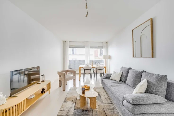Flat Rue Jouvenet in Paris