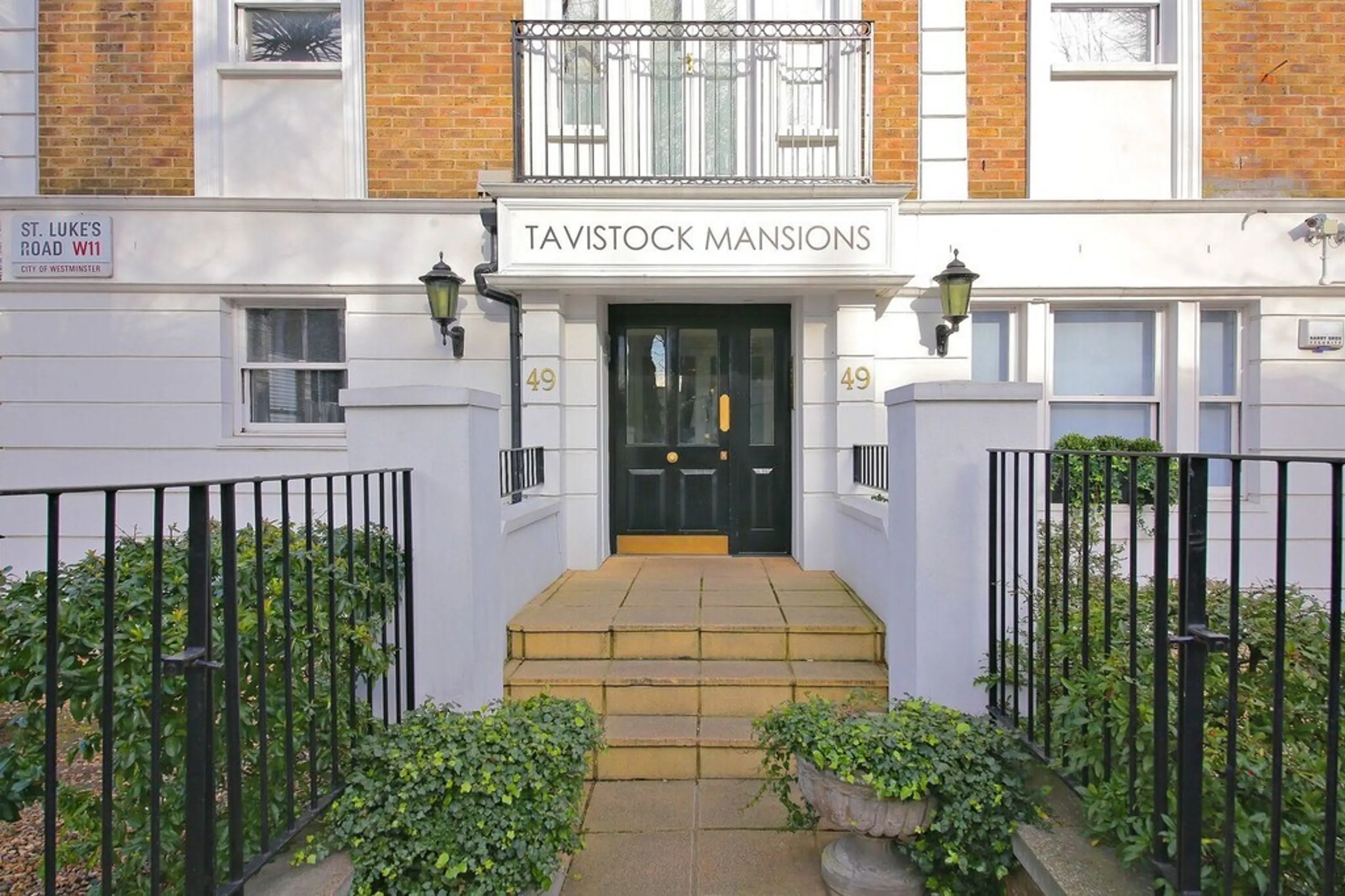 Flat Lancaster Road in Greater London