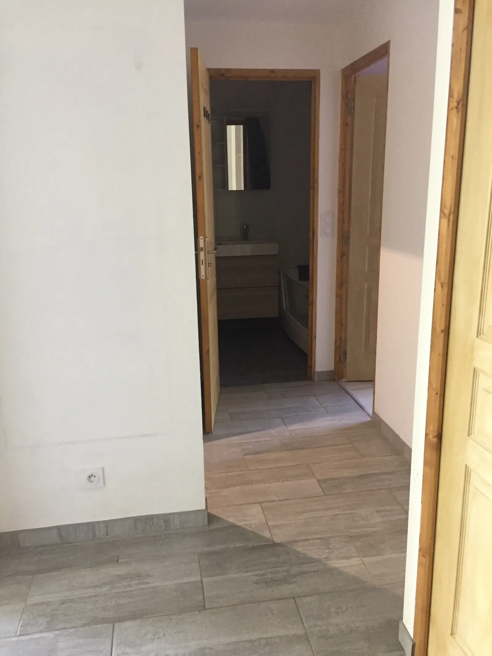 Chambre Rue des Contrebandiers à Lyon