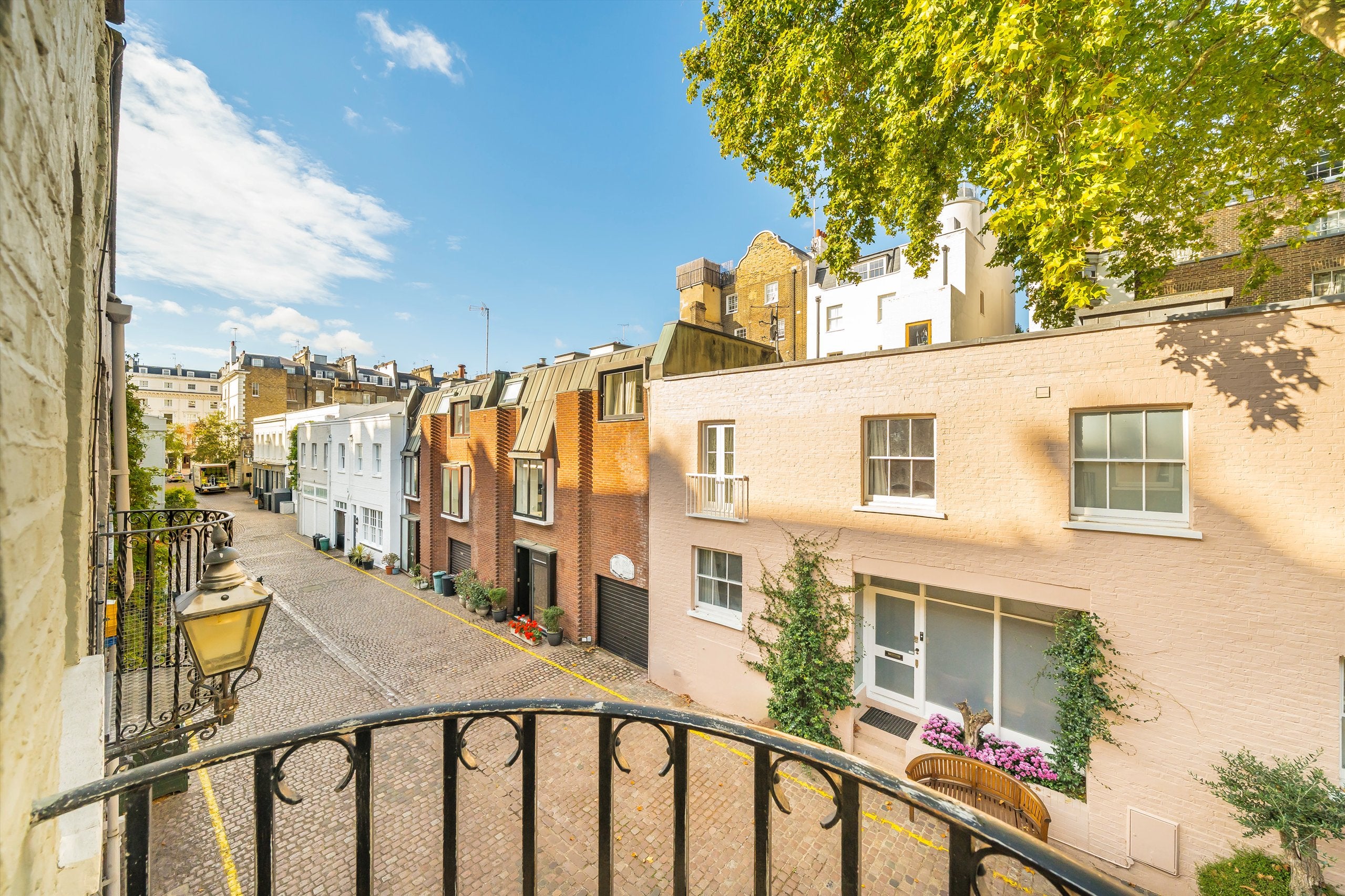 House Queen's Gate Mews in Greater London