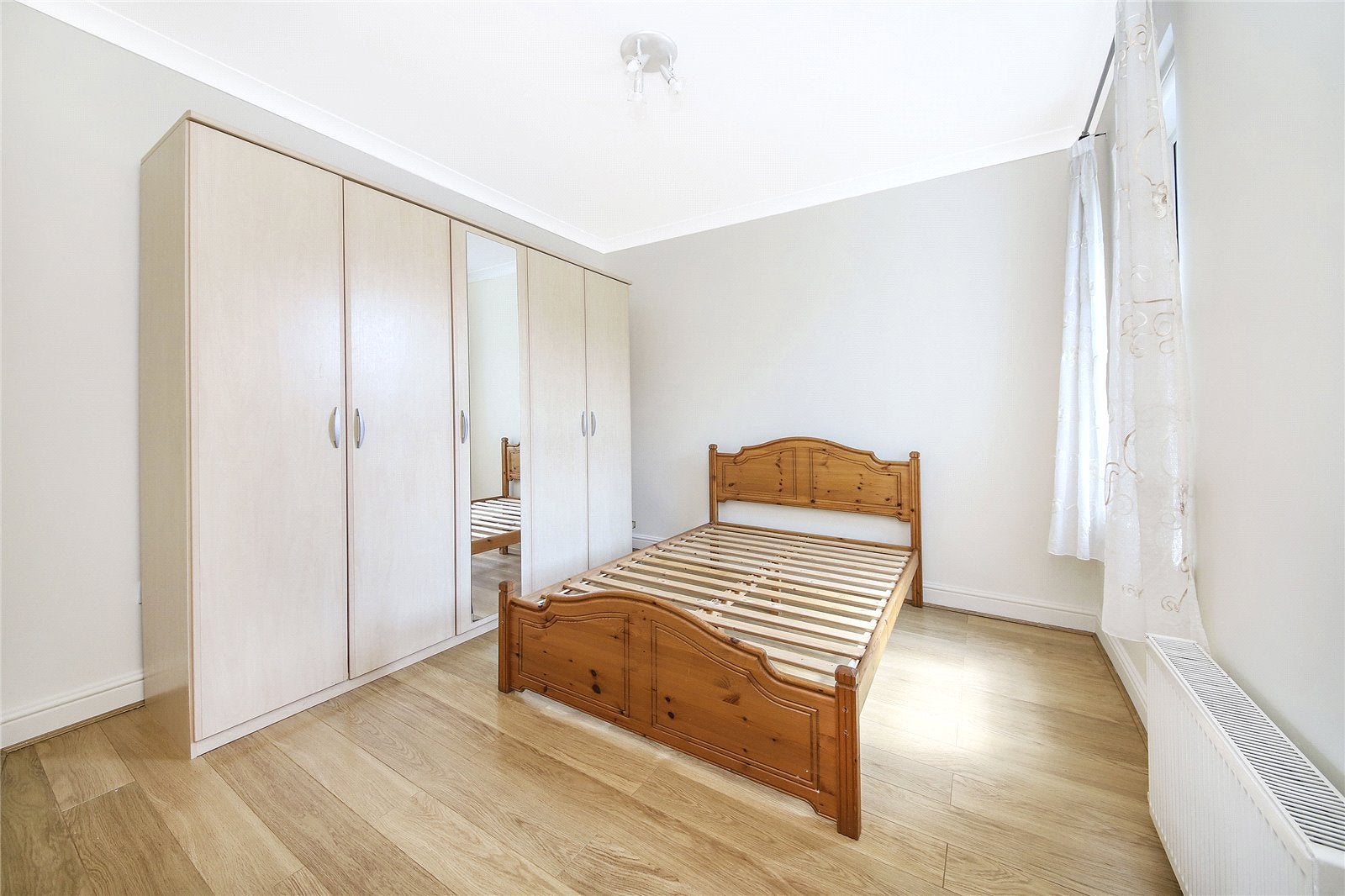 Flat Halstow Road in Greater London