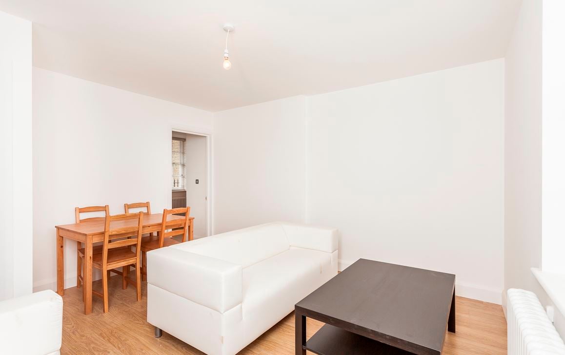 Flat Norwood Road in Greater London