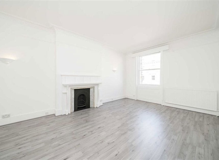 Flat Elvaston Place in Greater London