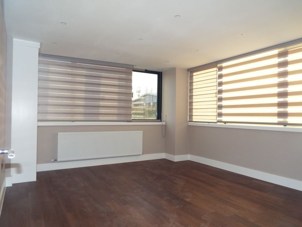 Flat Fishponds Road in Wokingham