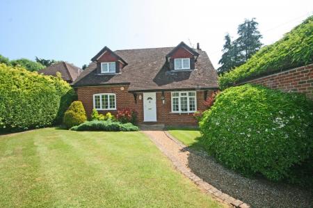 House Chalfont Road in Seer Green
