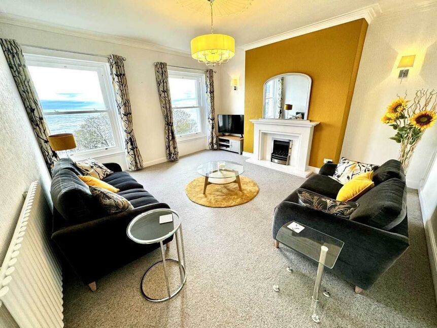 Flat Esplanade in Scarborough