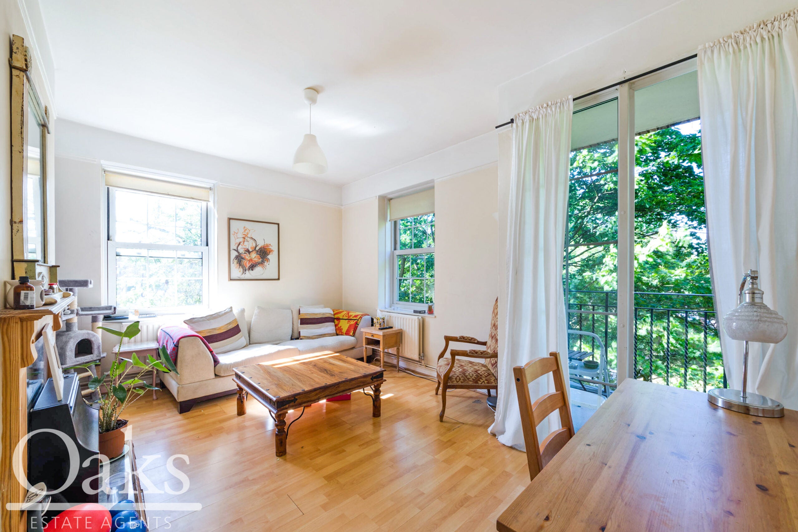 Flat Woodleigh Gardens in Greater London