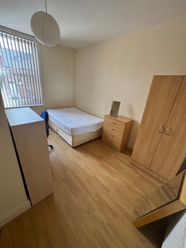 Room Osborne Road in Newcastle upon Tyne