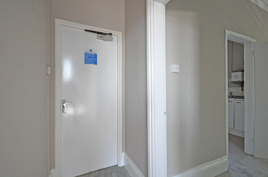Flat Oakfield Road in Newport