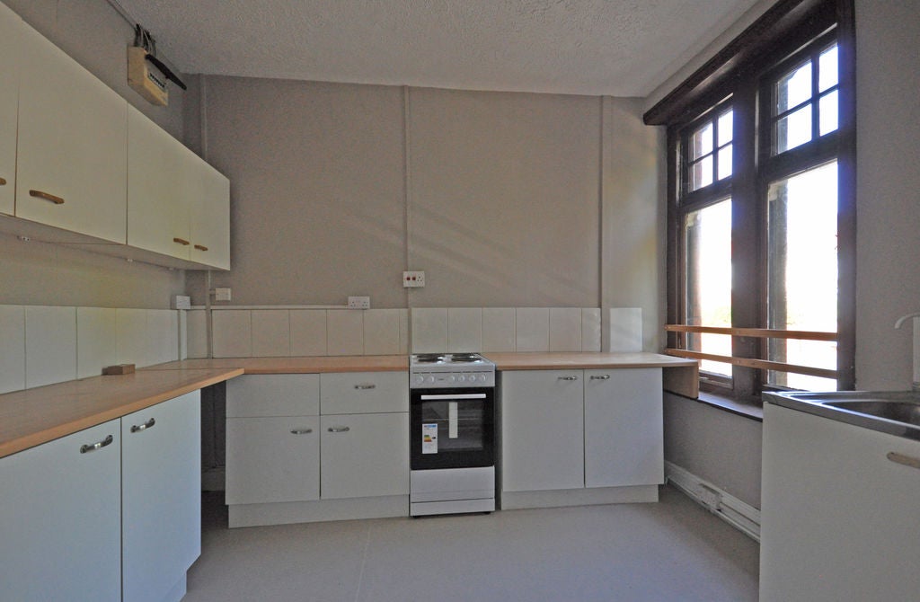Flat Oakfield Road in Newport