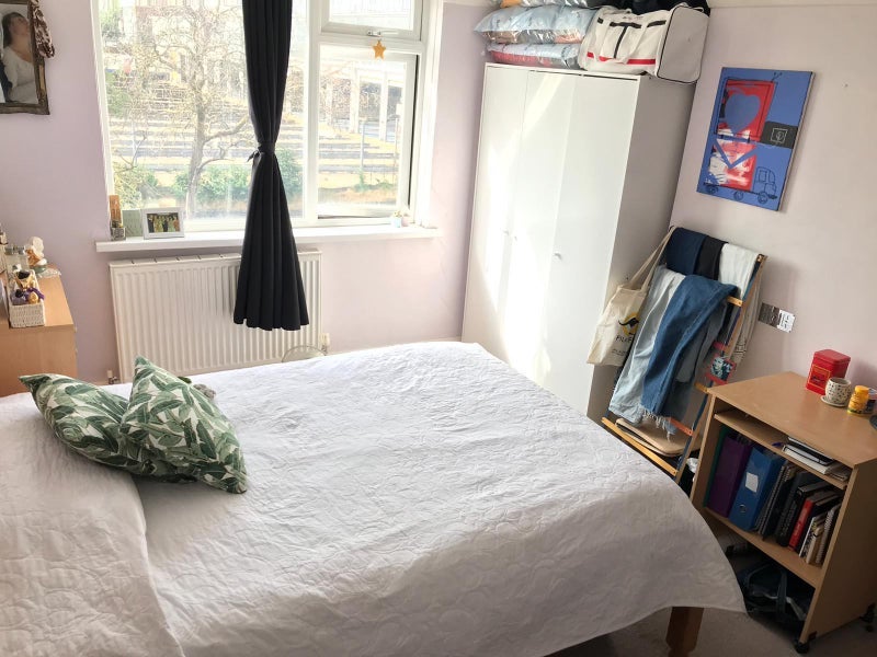 Room Burnham Way in Greater London