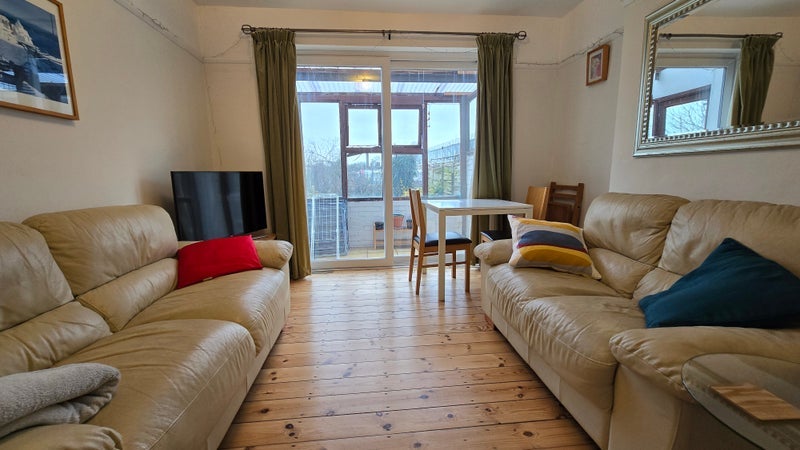 Room Burnham Way in Greater London