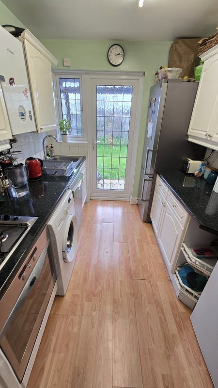 Room Burnham Way in Greater London